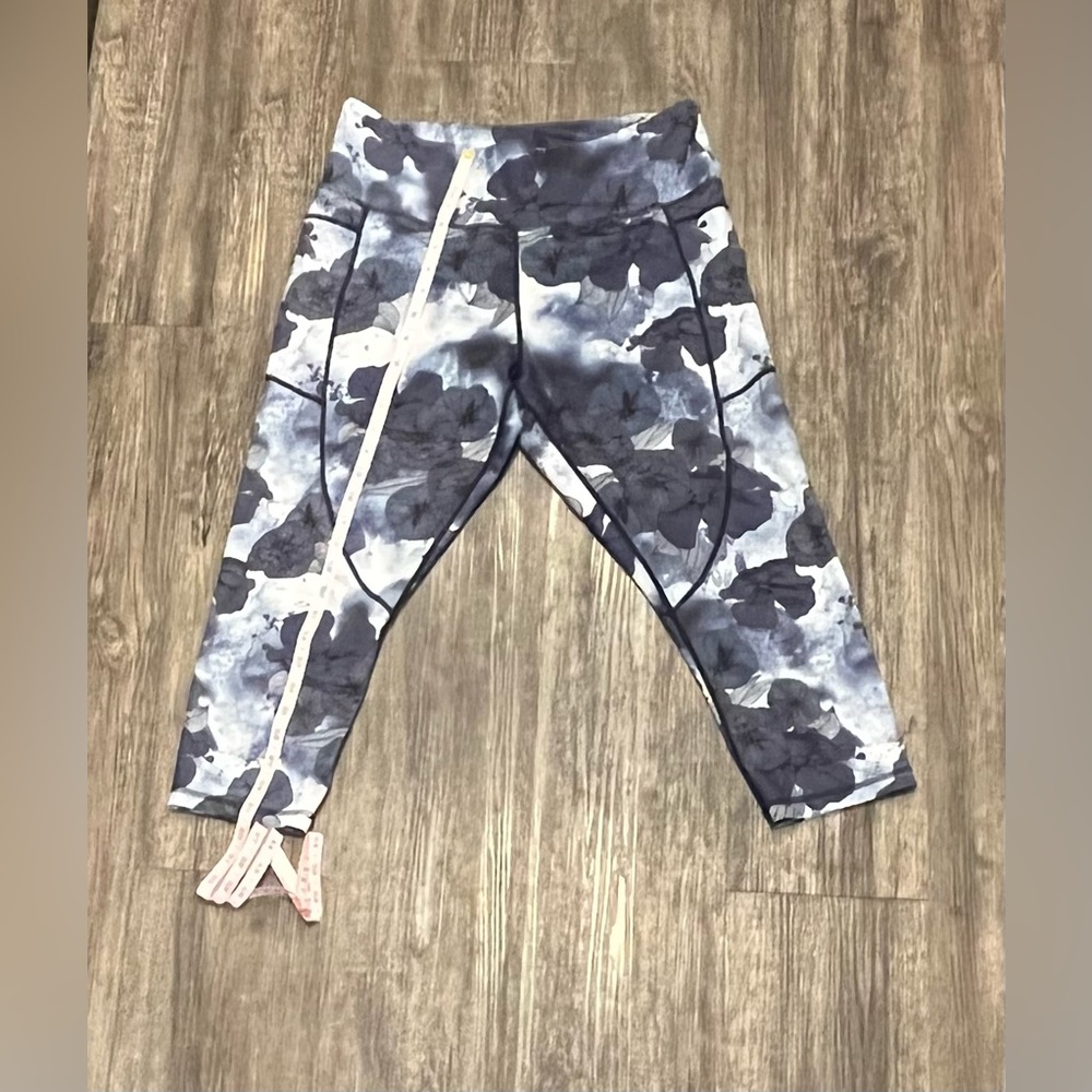 Zyia Blue floral Capri leggings 14-16